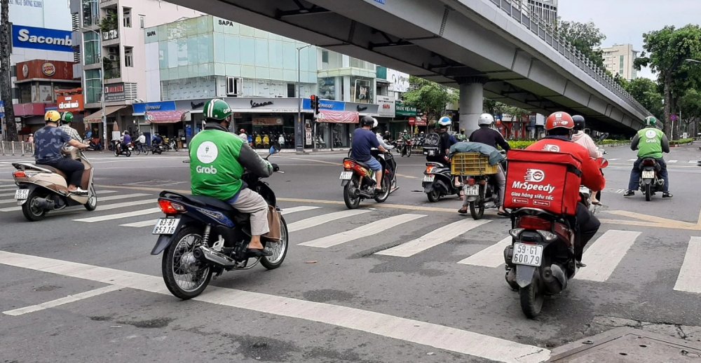 nhân viên giao nhận